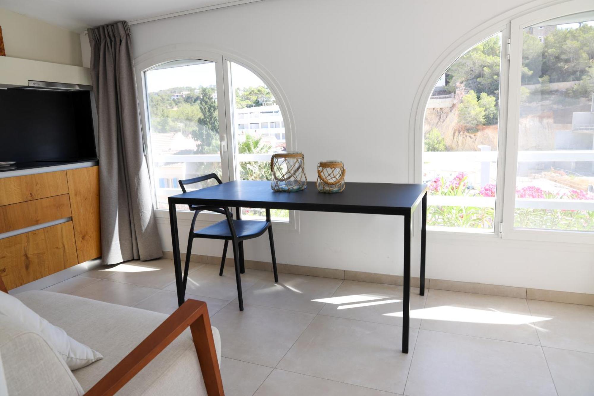 Cala Vadella Beachwalk Suites חדר תמונה